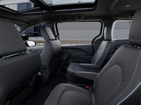 New 2026 Chrysler Pacifica Limited image 23