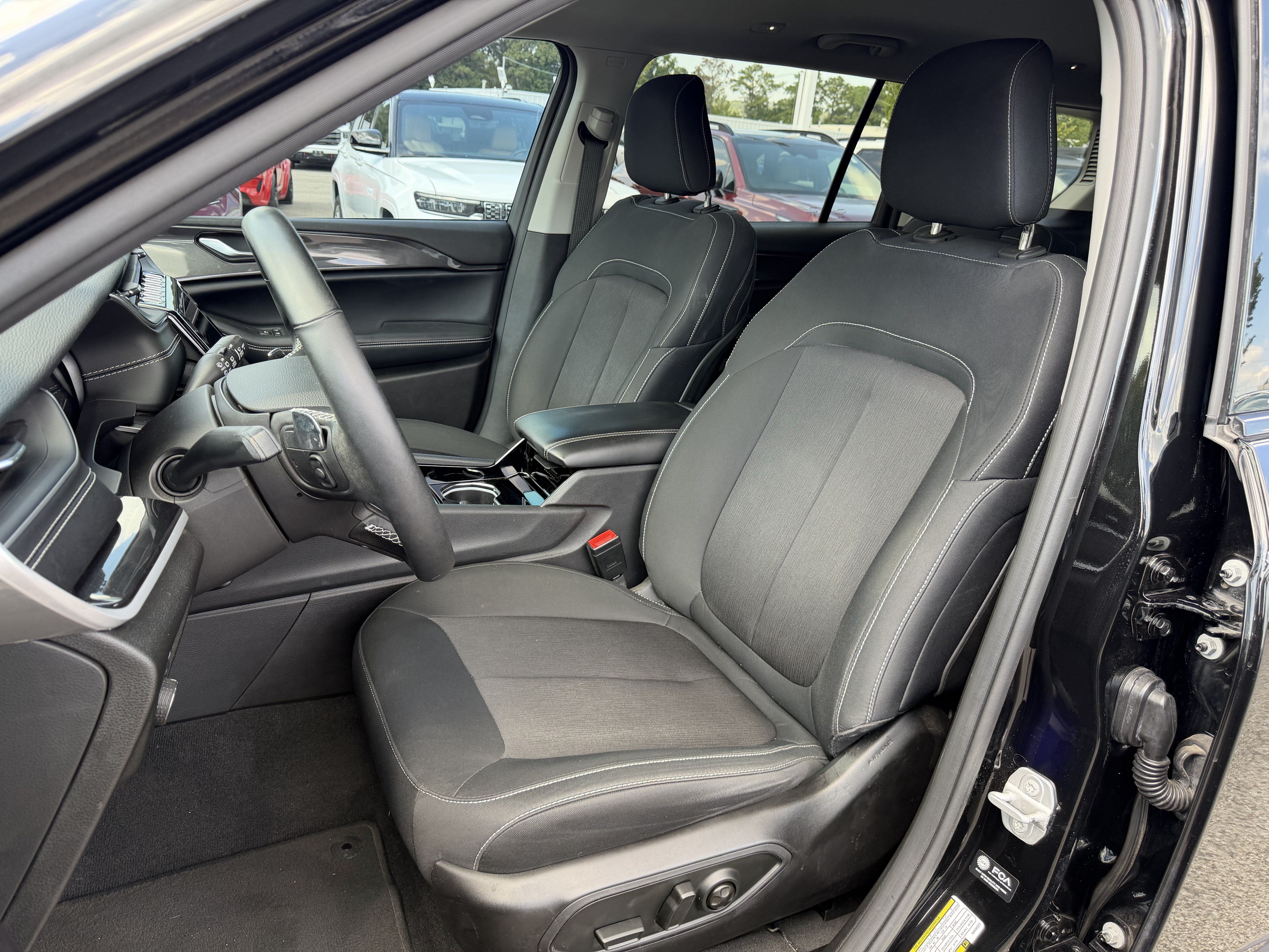 Used 2022 Jeep Grand Cherokee L Laredo w/ Luxury Tech Group I RWD image 16