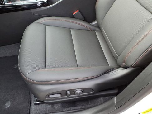 New 2026 Chevrolet Trax RS w/ Sunroof Package image 13