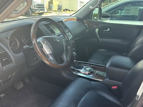 Used 2017 INFINITI QX80 2WD w/ Driver Assistance Package image 5