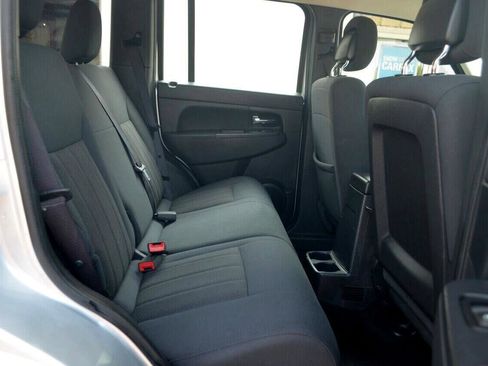 Used 2012 Jeep Liberty Sport image 26