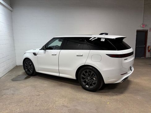 New 2025 Land Rover Range Rover Sport Dynamic SE image 10