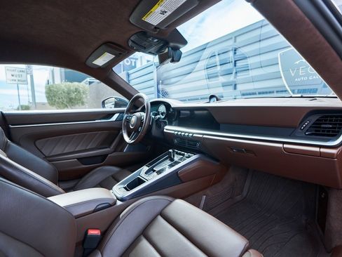 Used 2022 Porsche 911 Turbo S image 38
