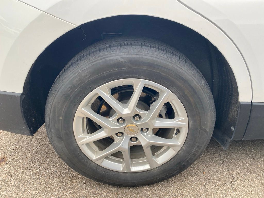 Used 2024 Chevrolet Equinox LT AWD/4WD image 8