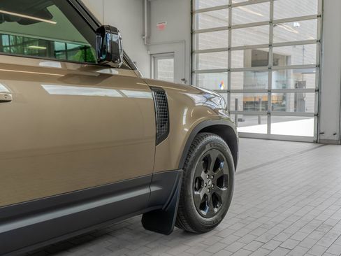 Used 2025 Land Rover Defender 90 S AWD/4WD image 29