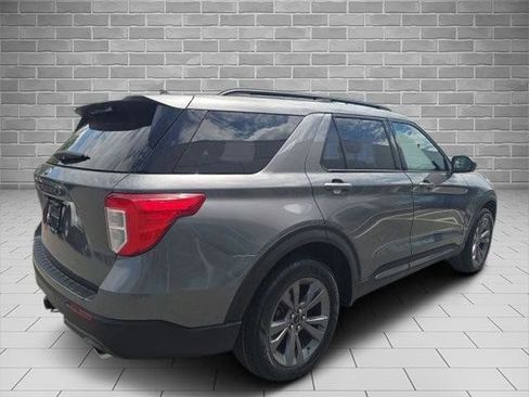 Certified 2023 Ford Explorer XLT w/ Equipment Group 202A AWD/4WD image 4
