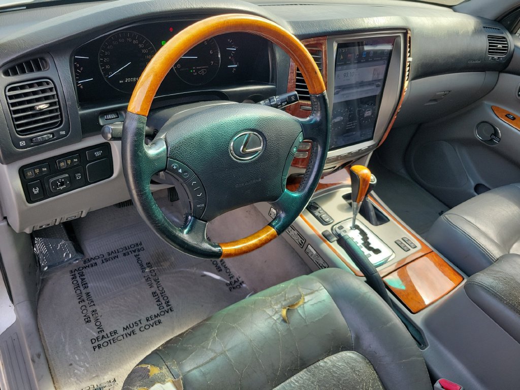 Used 2006 Lexus LX 470 4WD w/ Preferred Accessory Pkg image 21