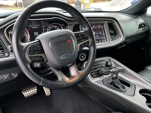 Used 2019 Dodge Challenger SXT w/ Plus Package image 15