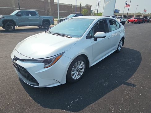 Certified 2025 Toyota Corolla LE w/ LE Premium Package FWD image 7