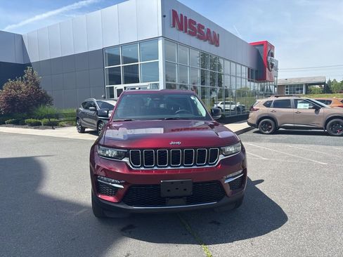 Used 2023 Jeep Grand Cherokee 4WD 4xe image 2