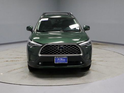 Used 2022 Toyota Corolla Cross XLE w/ Convenience Package AWD/4WD image 6