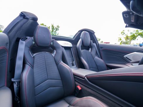 Used 2024 Chevrolet Corvette Z06 RWD image 10