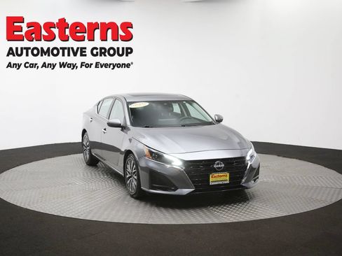 Used 2023 Nissan Altima 2.5 SV w/ SV Premium Package FWD image 51