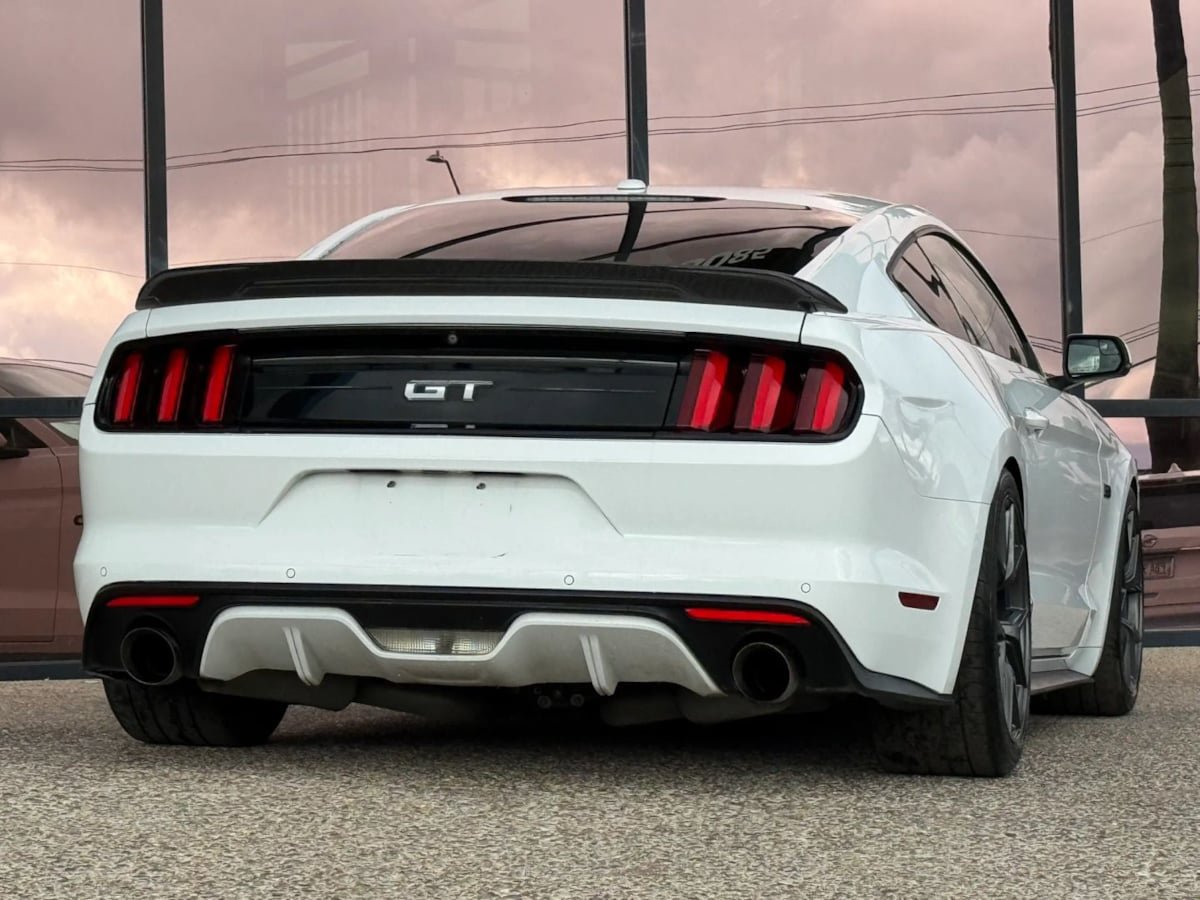 Used 2016 Ford Mustang GT Premium w/ Black Accent Package RWD image 11