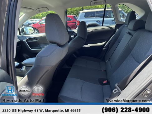 Used 2025 Toyota RAV4 XLE AWD/4WD image 24