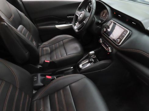 Used 2018 Nissan Kicks SR w/ Premium Package FWD image 24