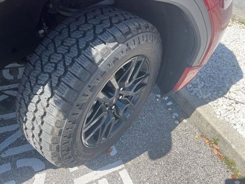 Used 2021 GMC Sierra 1500 Elevation w/ Preferred Package image 8