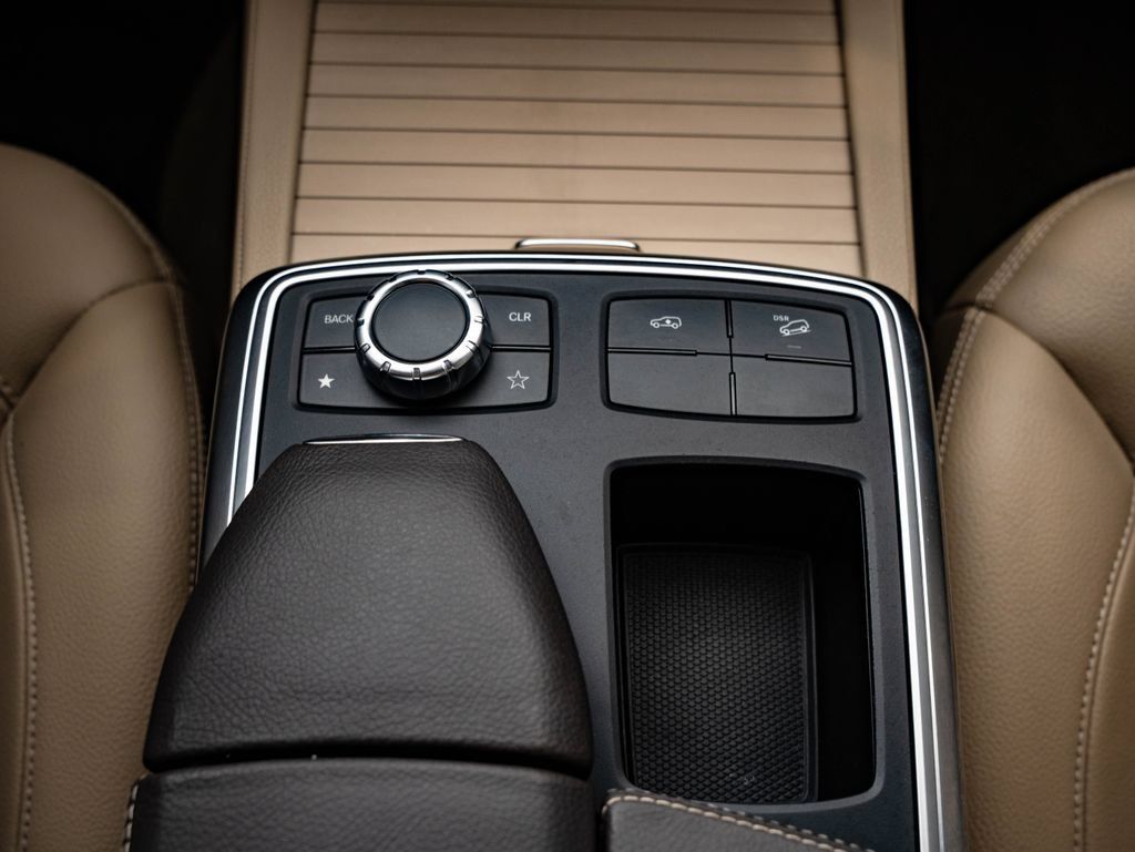 Used 2016 Mercedes-Benz GL 450 4MATIC image 40