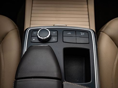 Used 2016 Mercedes-Benz GL 450 4MATIC image 40