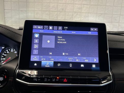 Used 2022 Jeep Compass Trailhawk w/ Trailhawk Convenience Group AWD/4WD image 33