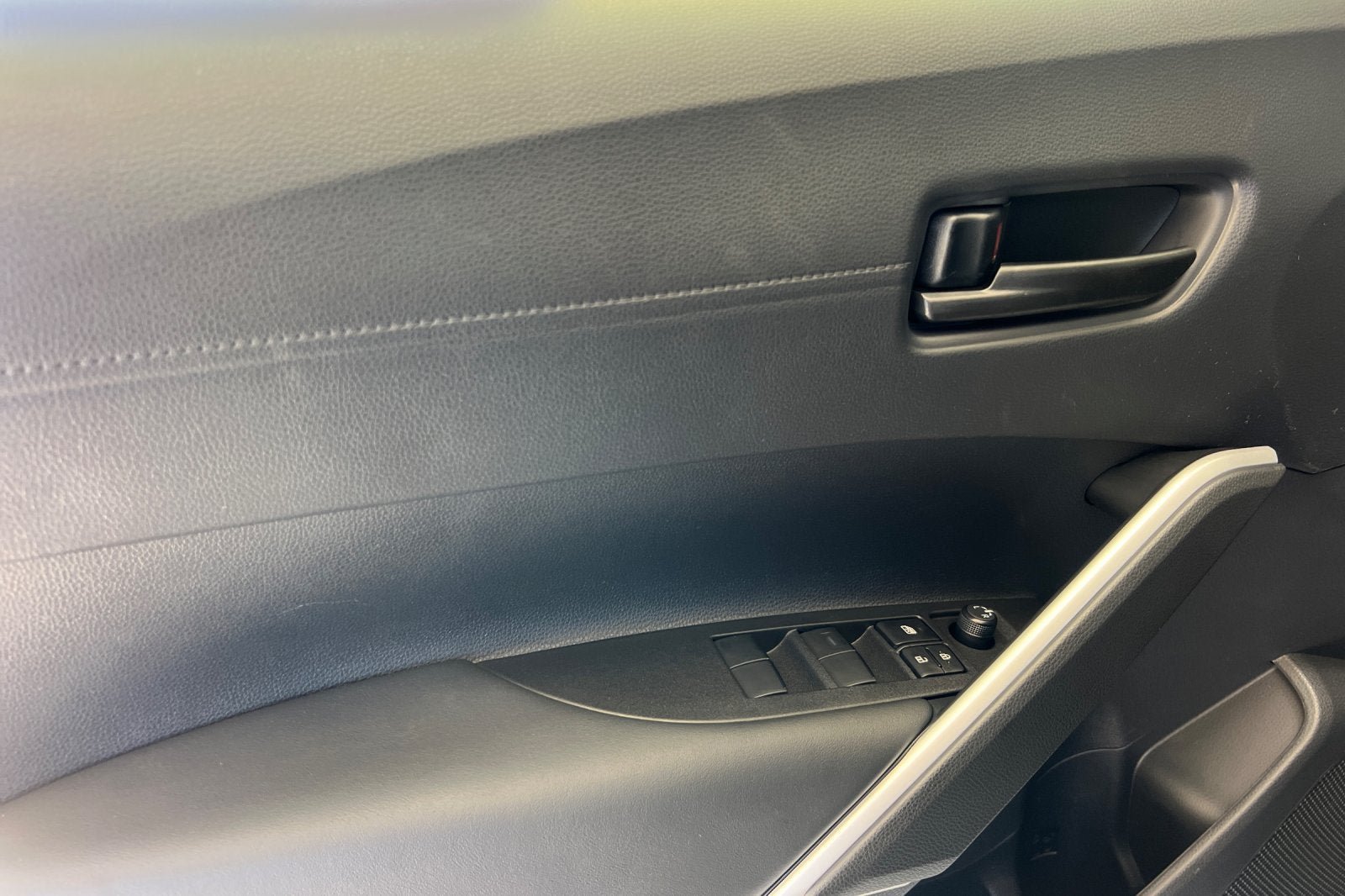 New 2026 Toyota Corolla Cross LE w/ Moonroof Package FWD image 13