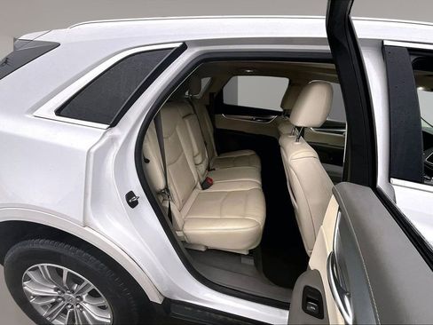 Used 2017 Cadillac XT5 Luxury image 16