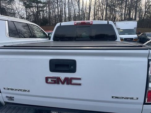 Used 2019 GMC Canyon Denali image 3