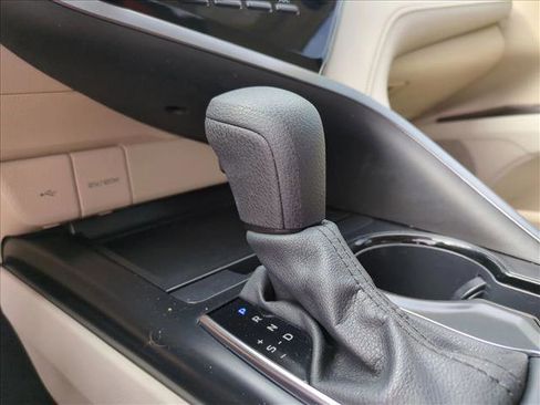 Used 2020 Toyota Camry LE image 12