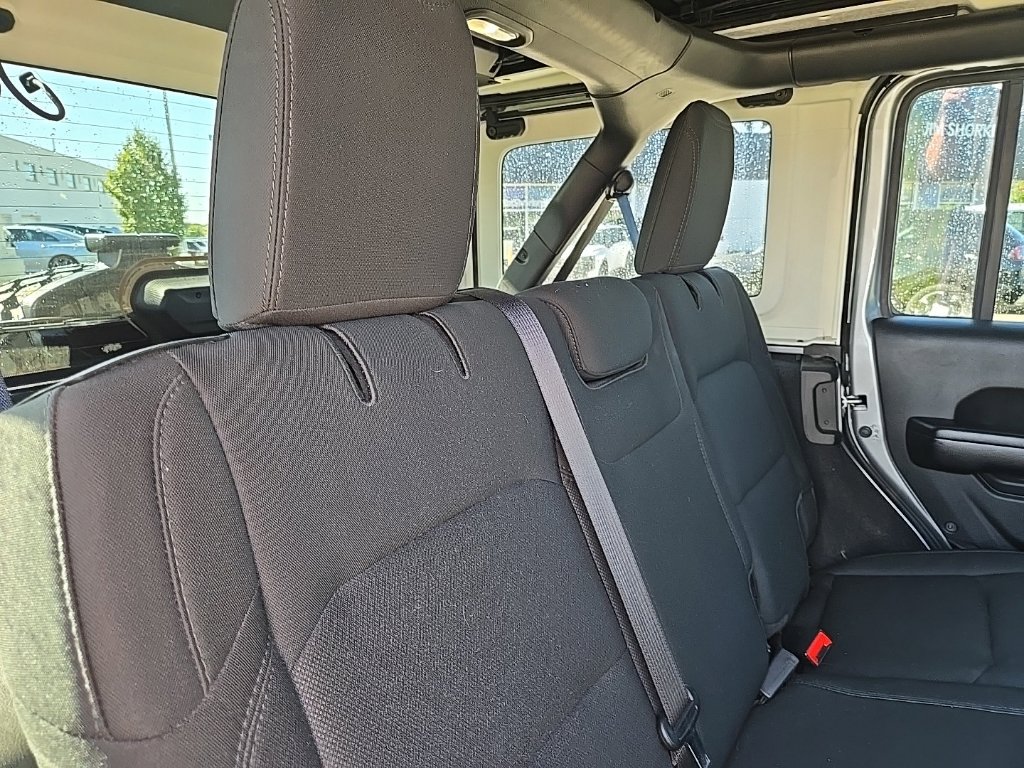 Used 2021 Jeep Wrangler Unlimited Sport AWD/4WD image 32