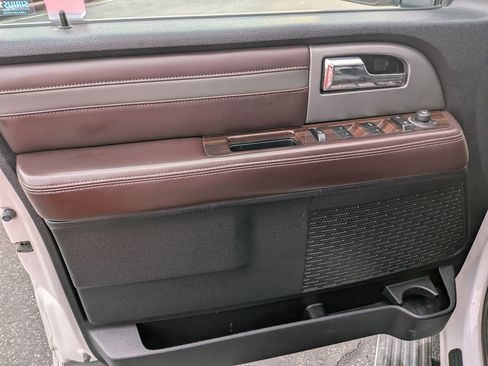 Used 2017 Ford Expedition Platinum image 14