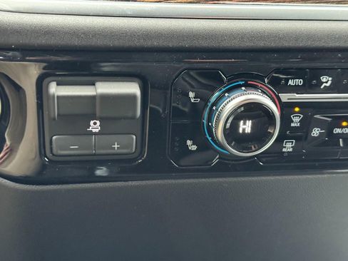 New 2026 GMC Sierra 2500 SLE w/ SLE Value Package; image 21