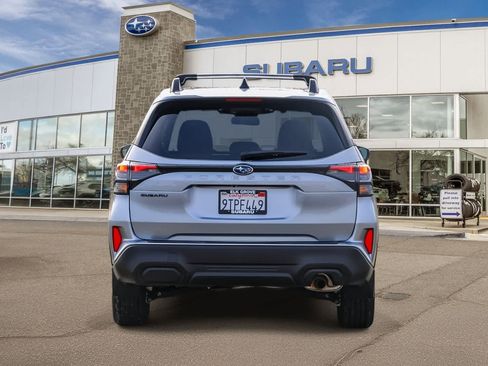 Used 2025 Subaru Forester Premium image 3