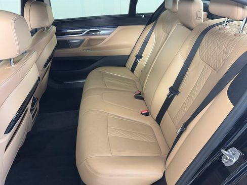 Used 2017 BMW 750i xDrive AWD/4WD image 13