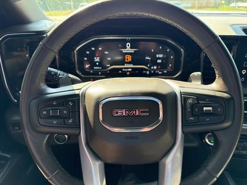 Used 2022 GMC Sierra 1500 SLT w/ SLT Premium Plus Package AWD/4WD image 11