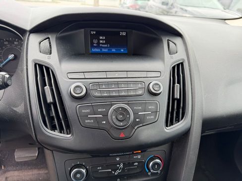Used 2018 Ford Focus SE FWD image 27