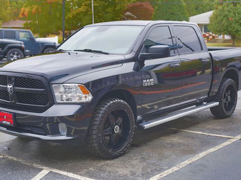 Used 2017 RAM 1500 Express image 3
