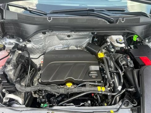 Used 2026 Chevrolet Trax LS w/ LS Convenience Package FWD image 32