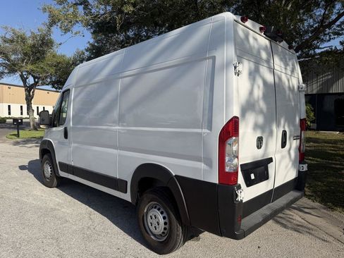 Used 2025 RAM ProMaster 2500 w/ Safety Group FWD image 9
