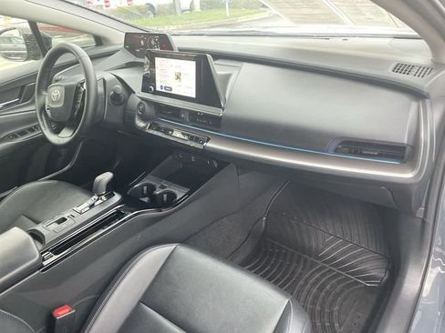 Used 2023 Toyota Prius XLE image 27
