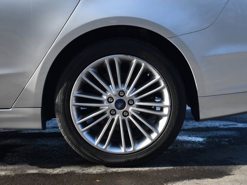 Used 2016 Ford Fusion SE w/ Equipment Group 202A image 33