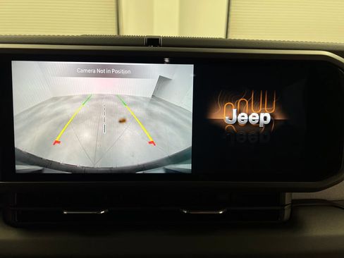 Used 2025 Jeep Wrangler Unlimited Sahara AWD/4WD image 60