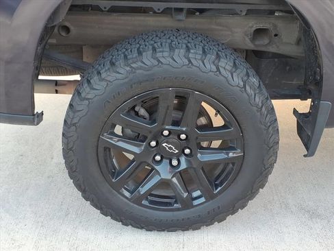 Used 2022 Chevrolet Silverado 1500 Custom Trail Boss AWD/4WD image 13
