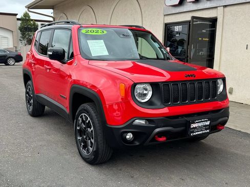 Used 2023 Jeep Renegade Trailhawk AWD/4WD image 1
