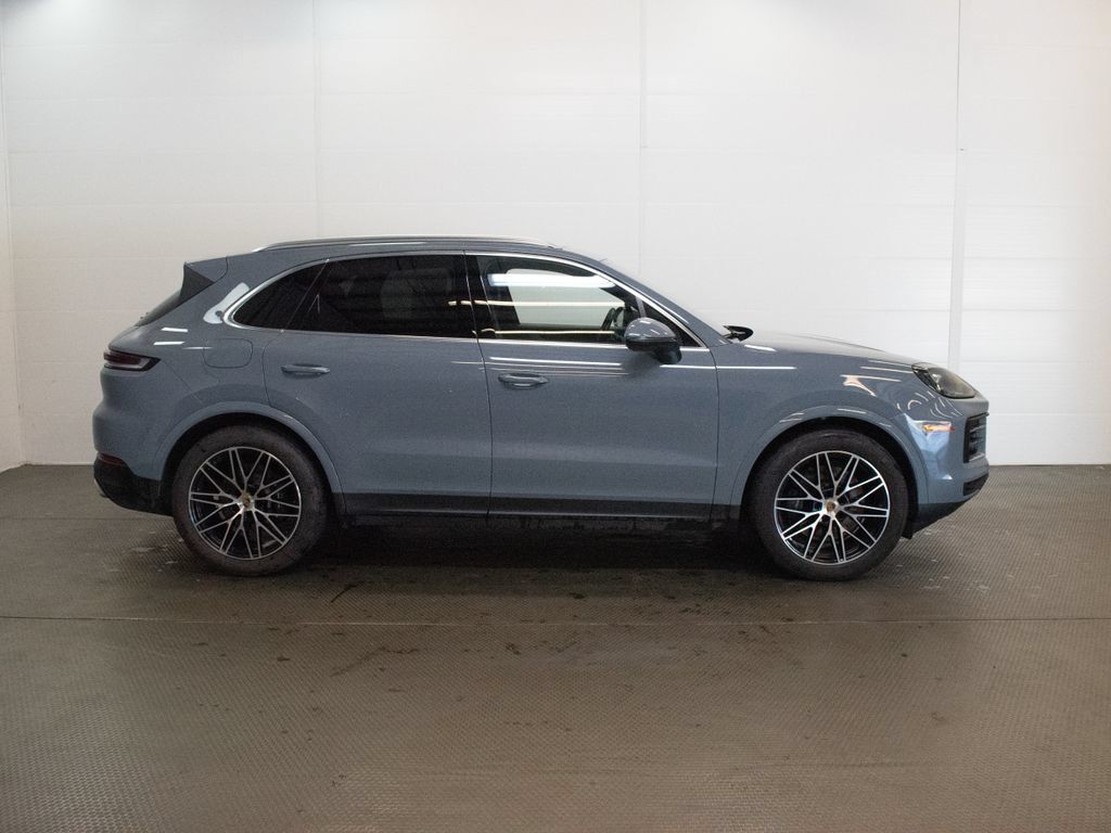 Certified 2024 Porsche Cayenne AWD/4WD image 9