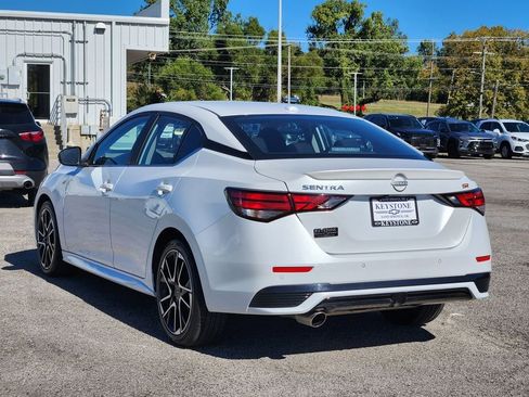 Used 2025 Nissan Sentra SR FWD image 7
