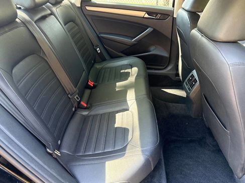 Used 2015 Volkswagen Passat 1.8T SE FWD image 18