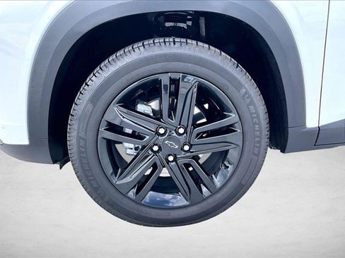 Used 2024 Chevrolet Trax ACTIV w/ Sunroof Package FWD image 10