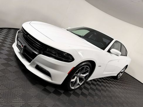 Used 2015 Dodge Charger R/T w/ Plus Group RWD image 19