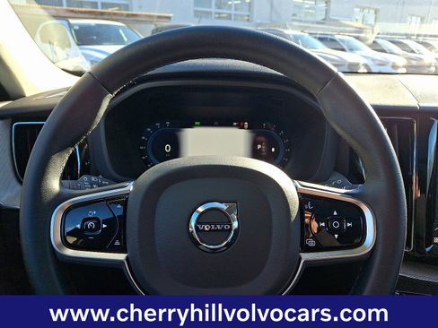 Certified 2025 Volvo XC60 B5 Plus image 20
