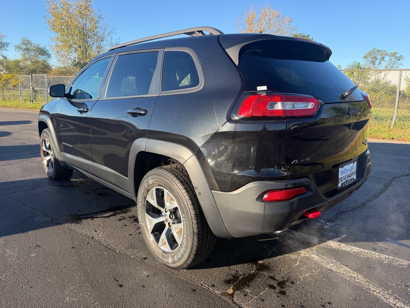 Used 2015 Jeep Cherokee Trailhawk AWD/4WD image 9